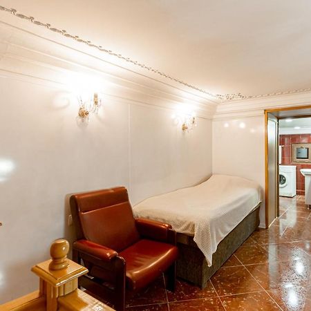 Rustaveli Downtown Aparthotel Tbilisi ภายนอก รูปภาพ