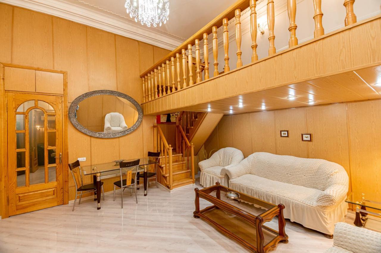 Rustaveli Downtown Aparthotel Tbilisi ภายนอก รูปภาพ